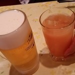 青山美食倶楽部 - ビールとグレープフルーツジュースで乾杯