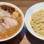 らーめん菊 - 料理写真:つけ麺　ニンニク少、ヤサイ、カラミ　1,300円(税込)