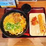 うどん食堂 太鼓亭 - 料理写真:肉だしうどんとからあげとちくわの天ぷら