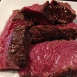 肉山 - 見事な焼き色