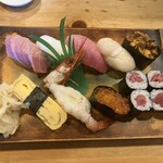栄寿し総本店 - 寿司アップ　エビの頭も丸ごと食えて美味い