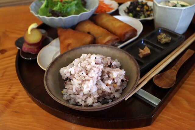 喫飯はるまき deco boco （デコボコ） - 末野原/食堂 | 食べログ