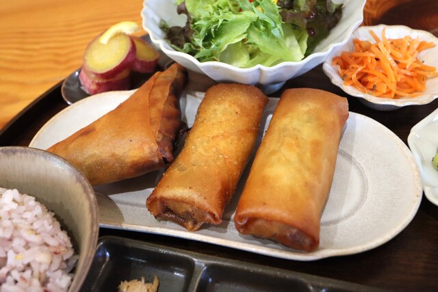まきでこ様 喫飯はるまき deco boco （デコボコ） - 末野原/食堂 | 食べログ