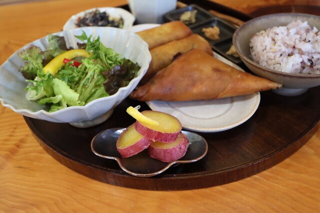 喫飯はるまき deco boco （デコボコ） - 末野原/食堂 | 食べログ