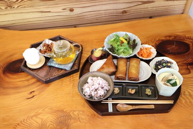 喫飯はるまき deco boco （デコボコ） - 末野原/食堂 | 食べログ