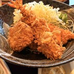 和ごはん とろろ屋 - しっかりとした海老フライ