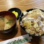 兼山 - 他人丼７００円と味噌汁２００円　計９００円《2015年3月》