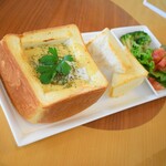 グリーンライフコーヒーロースター - 濃厚玉子のカルボナーラグラパン