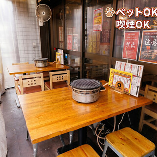解放感抜群のテラス席！外飲み最高♪（ペットOK・喫煙OK）