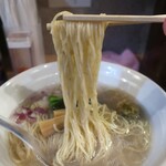 貝出汁 中華そば 竹祥 - 麺は全粒粉細麺ストレート。