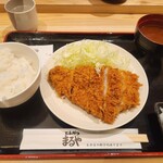 とんかつまるや - 料理写真: