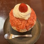氷連 - トップには生クリームとイチゴ