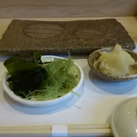 鮨 おかだ 中目黒本店 - 渋い器です。