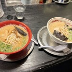 一心不乱 - 料理写真:赤のこく味噌とんこつ890円、白とんこつ780円