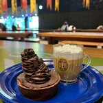 フロッグカフェ - 料理写真:組わけ帽子のチョコレートタルト。ピアプリン