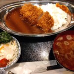 江釣子屋 - カツカレー（みそ汁，サラダ付き）