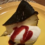 ビストロ エガリテ - バスクチーズケーキ