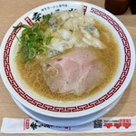 幸ちゃんラーメン - 料理写真:ワンタンメン
