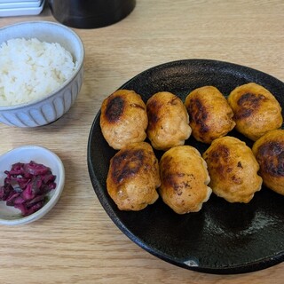 ホワイト餃子 はながさ_0