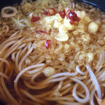 ゆで太郎 芝浦1丁目店 - かけそば、朝のサービス天かすのせ。