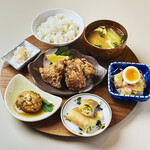 青会食堂 - 若狭町の梅酢と鰹と昆布で味付けした鶏の梅だし唐揚げ定食