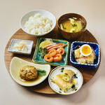 青会食堂 - サーモンのお刺身定食