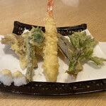 手打そば処　鼎 - 天ぷら盛り合わせ