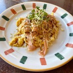 ハローエッグ - 料理写真:炙りサーモンマヨオムライス