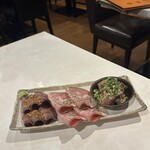 酒場わたなべ - 和牛3種盛り(ローストビーフ、ローストハム、レバー)