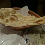 インド料理 レカリ - かなり大きなナンです