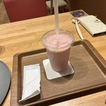 道の駅 サンピコごうつ - 江津産いちごのスムージー700円