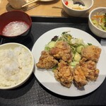 大博多中華街 - 鶏の唐揚げ定食