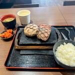 感動の肉と米 - 料理写真:ロース➕ハンバーグコンボ