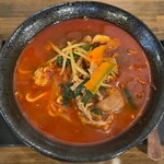 なにわ大衆酒場の赤い星 - 牛肉旨辛ラーメン