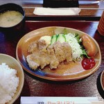 洋食屋 カーネリアン - ポークステーキ＆ソーセージ定食1530円（2026年5月）