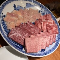 士士 - 