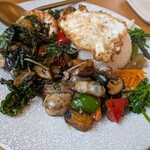 和sian-cafe aimaki - 海鮮がふんだんに使われて、こんなガパオライスは初めてです♪