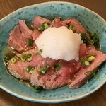 ヤミイチ - ■牛もものたたき 〜おろしポン酢〜 ￥858