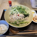 茗荷茶屋 - ・豚しゃぶそば　冷　　¥1,100
　∟そば大盛り　　¥200
