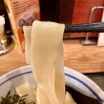 若鯱家 - 麺リフト①