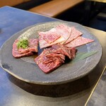 炭火焼肉 金の肉人 - 