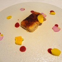 Convivio - Dolce：オレンジのカタラーナ、食用 桜の花を散らせて