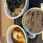 なぜ蕎麦にラー油を入れるのか。 - 料理写真:
