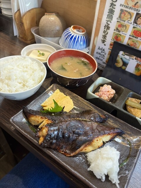 Tsukiji de Don Don - Kameido/Kaisen-don (Seafood bowl) | Tabelog