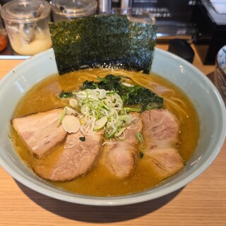 横浜家系ラーメン 友喜家_1