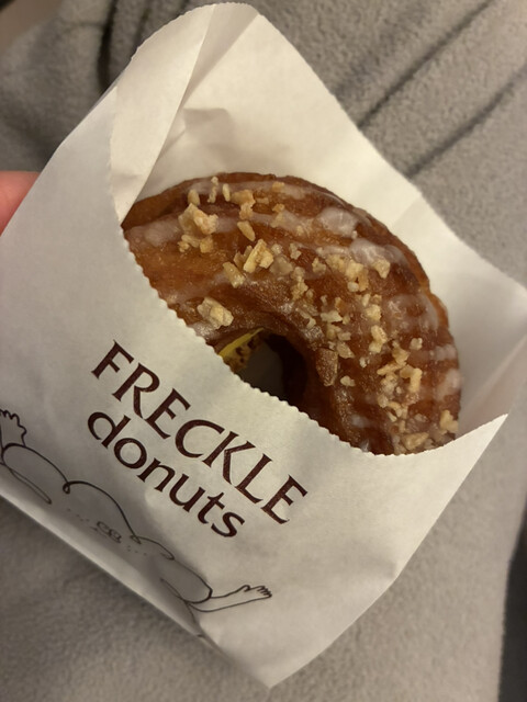 FRECKLE donuts 虎ノ門ヒルズ店 - 虎ノ門ヒルズ/ドーナツ | 食べログ
