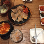 韓美膳 - サムギョプサルセットとスンドゥブ