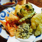 まとい - 野菜の天ぷら・かなりサックサク♬写真でそれが伝わらないのが残念
