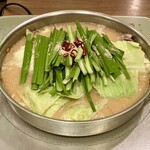 博多名物 もつ鍋 笑楽 - 