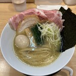 塩らーめん専門店 くじら - 料理写真: